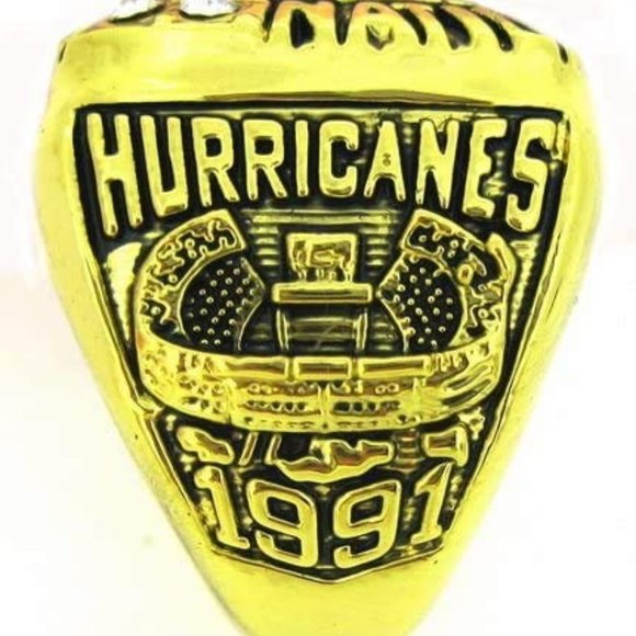 Miami Hurricanes Championship Ring... Fast shipped from USA - Picture 2 of 4